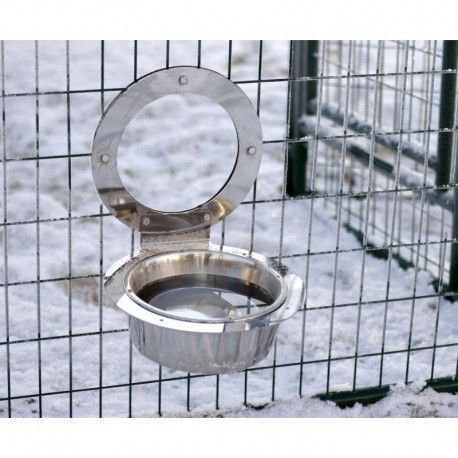heatable dog drinking cup for outdoor use