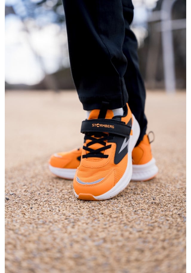 Loten sneaker barn